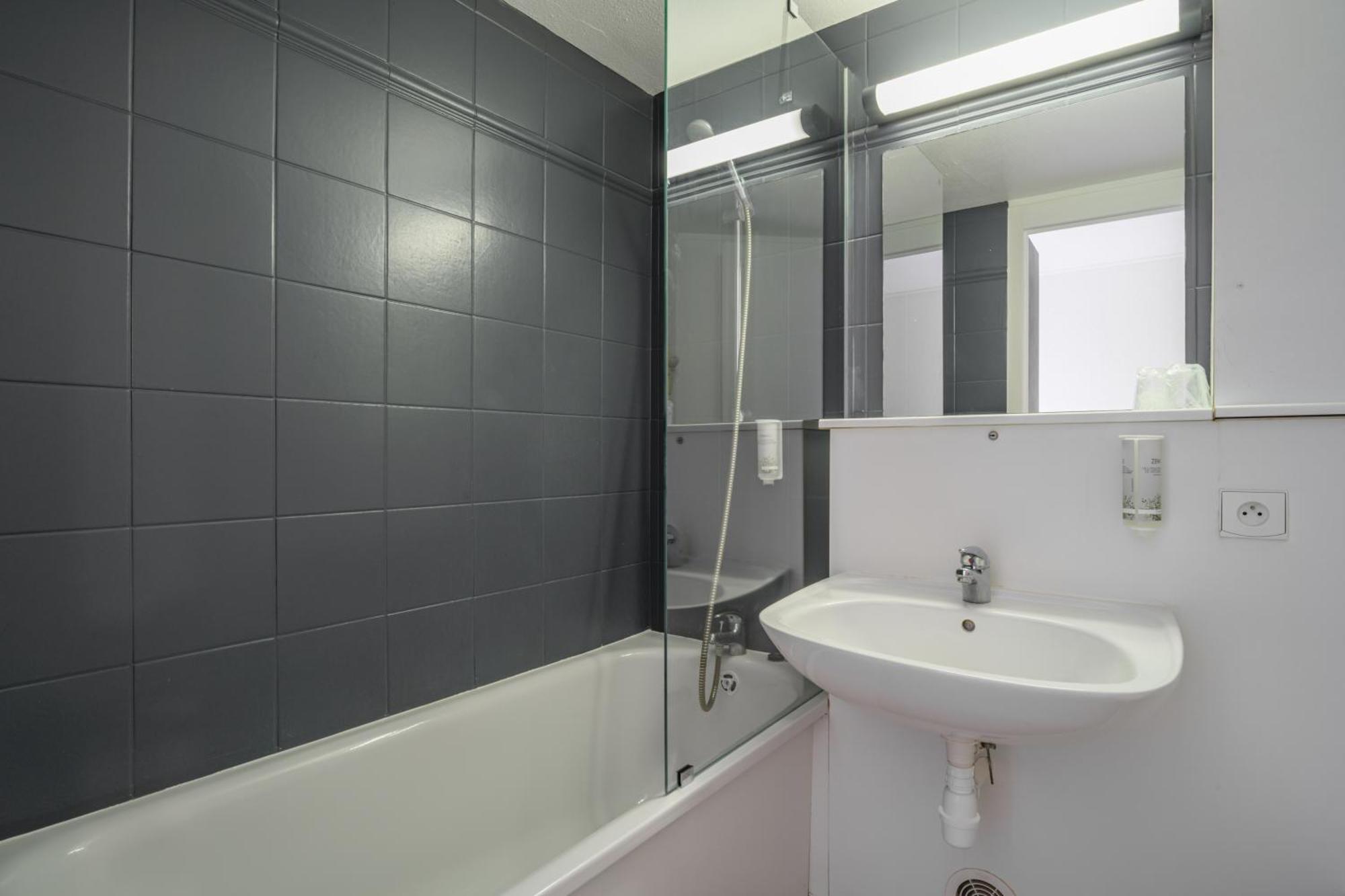 Brit Hotel Reims La Neuvillette 외부 사진